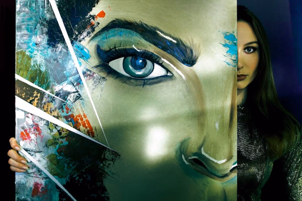 Girl with her Pictures 2