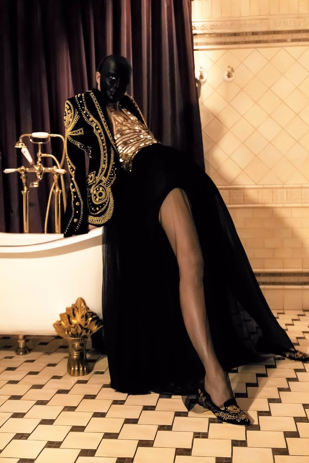 Armor without a knight / Regalia without a monarch 8