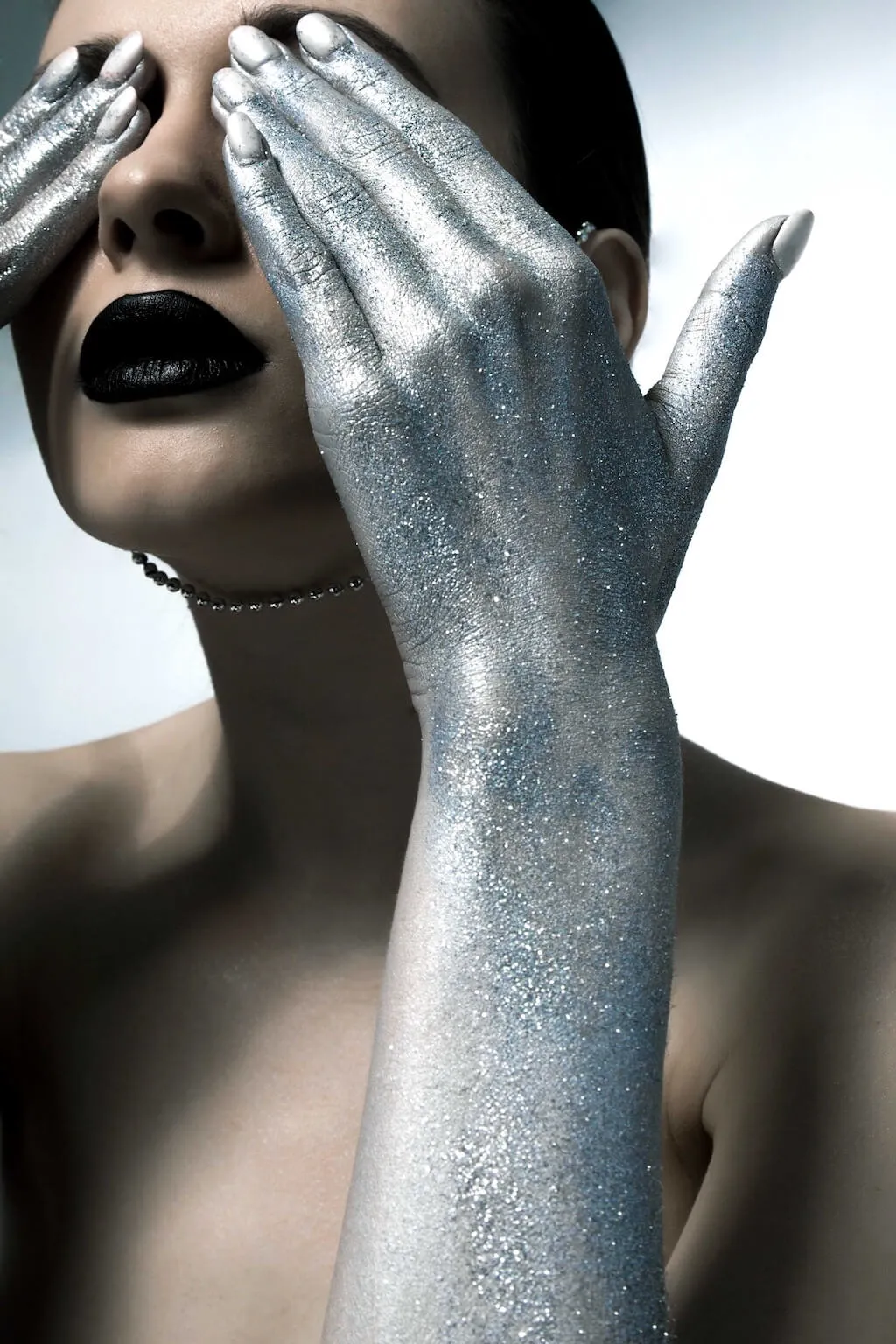 Silver Hands preview 1